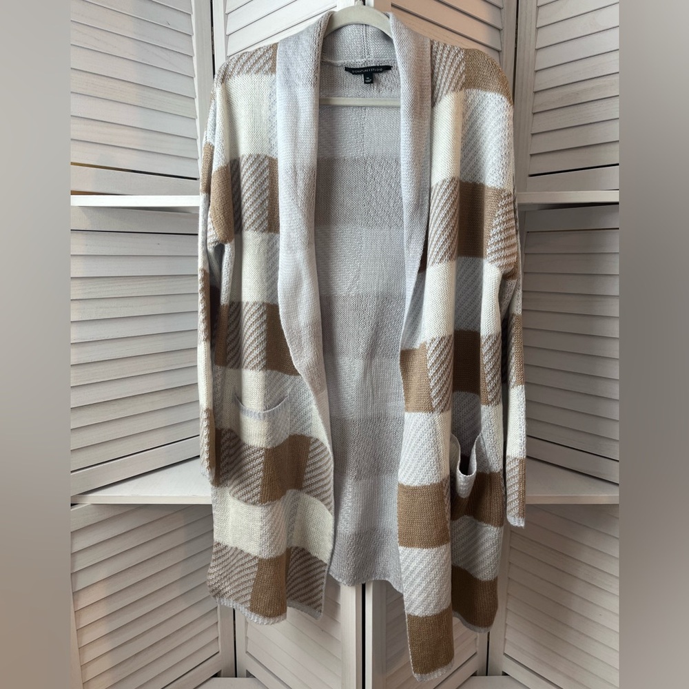 NWOT SIGNATURE STUDIO SWEATER CARDIGAN